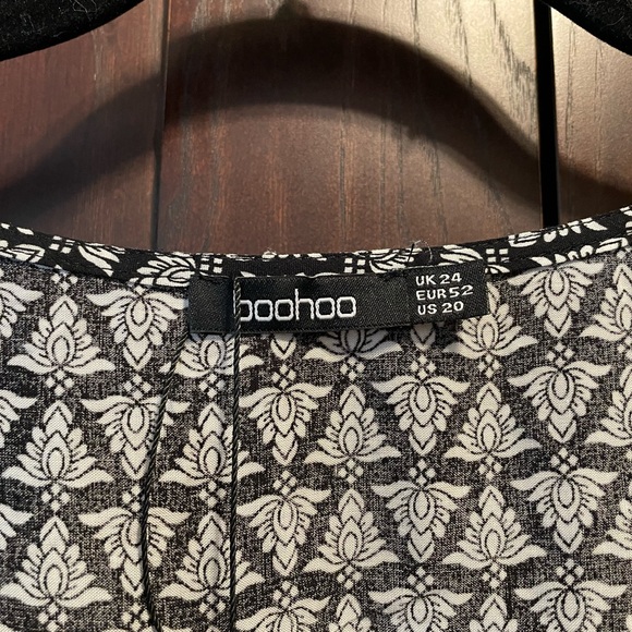 FINAL DRoP 🤠 Boohoo ~ HAYLEY TRIM DETAIL WIDE SLEEVE SKATER - Picture 9 of 9